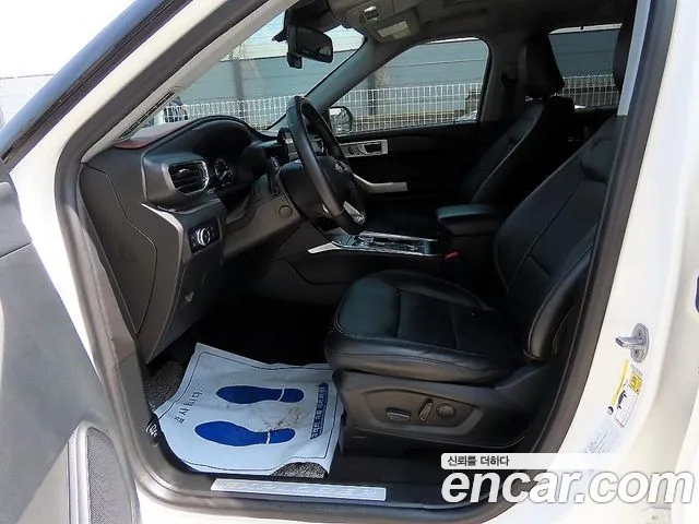 Ford Explorer — Фото автомобиля 5