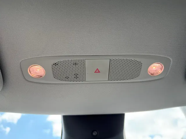 Tesla Model Y — Фото автомобиля 19