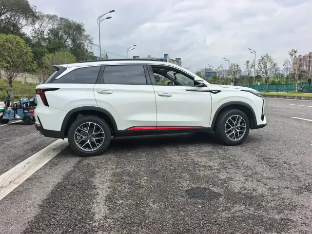 Changan Changan CS75 PLUS 2023 3rd Gen 1.5T Auto Premium — Фото автомобиля 4