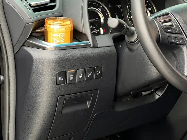 Toyota Vellfire — Фото автомобиля 26