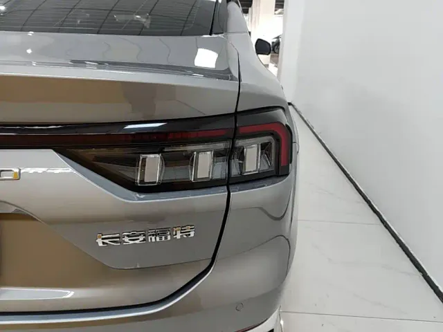Ford Mondeo — Фото автомобиля 7