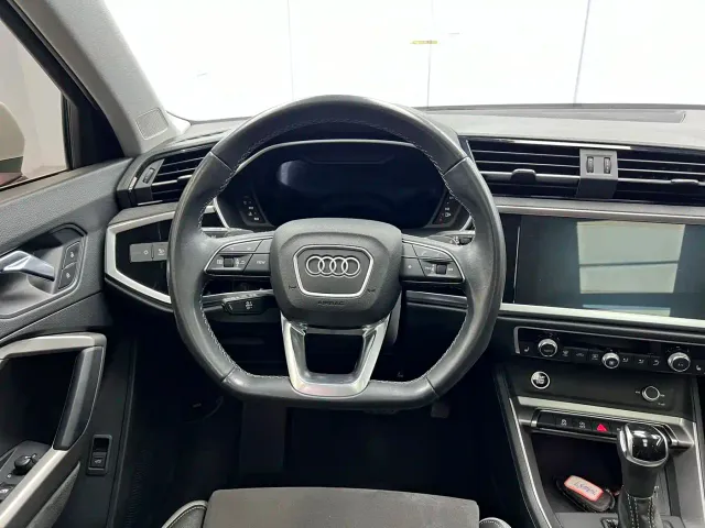 Audi Q3 — Фото автомобиля 11