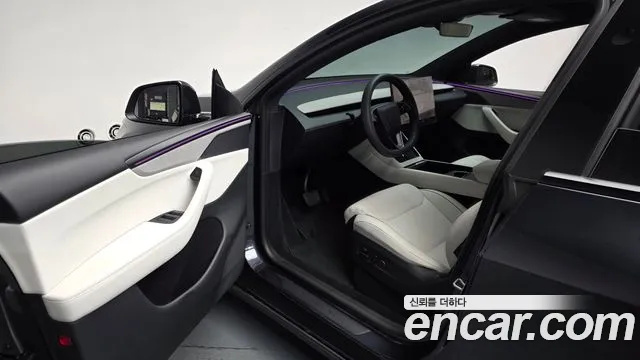 Tesla Model Y — Фото автомобиля 15