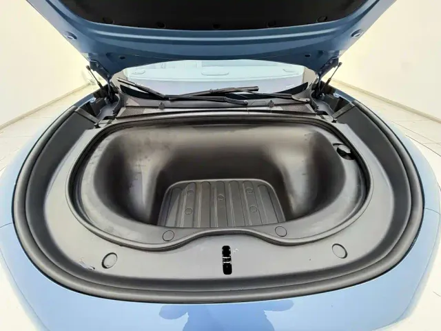 IM Motors LS6 — Фото автомобиля 12