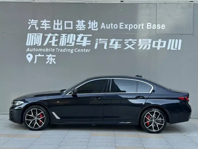 BMW 5 Series — Фото автомобиля 3