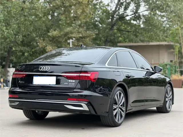 Audi A6L — Фото автомобиля 4