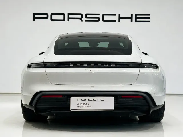 Porsche Taycan — Фото автомобиля 5