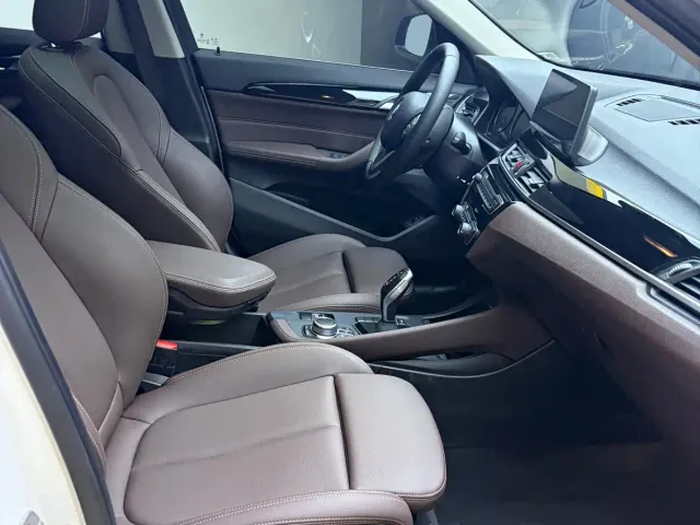BMW X1 — Фото автомобиля 12