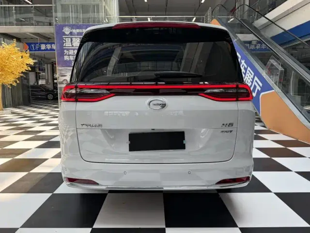 GAC Trumpchi M6 — Фото автомобиля 8