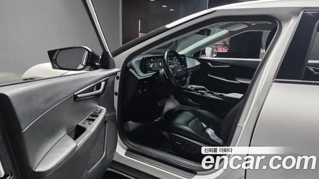 Kia EV6 — Фото автомобиля 10