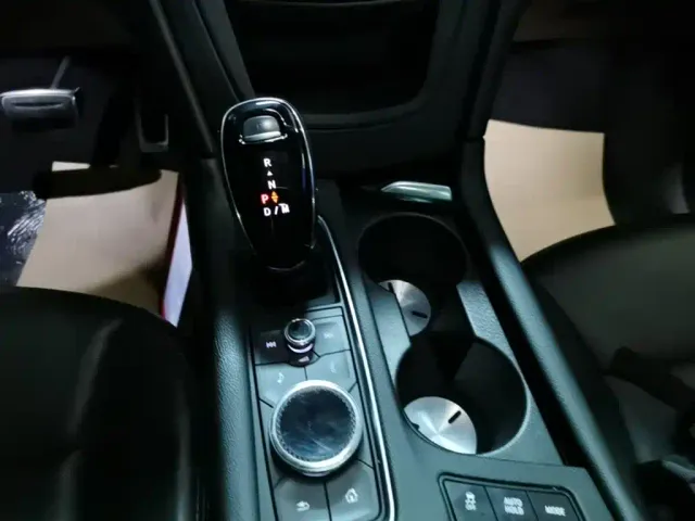 Cadillac XT5 — Фото автомобиля 13