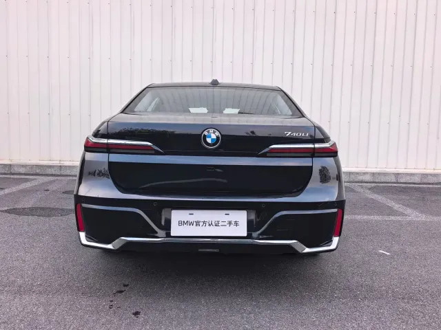 BMW 7 Series — Фото автомобиля 7