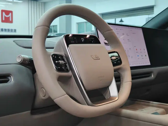 Li Auto i6 — Фото автомобиля 4