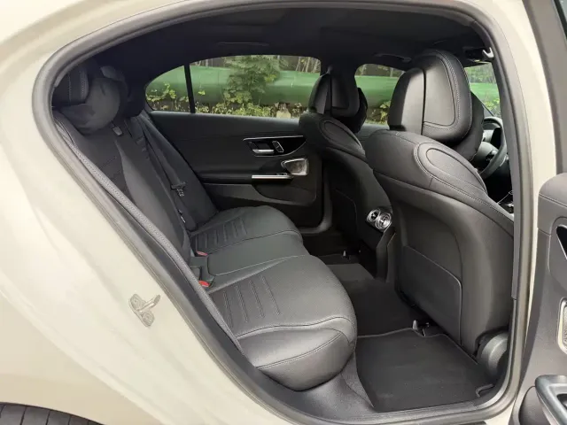Mercedes-Benz C-Class — Фото автомобиля 10