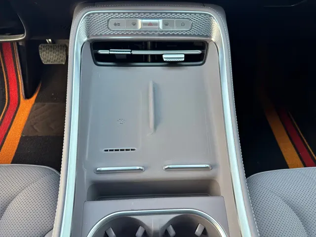 Roewe M7 DMH — Фото автомобиля 8