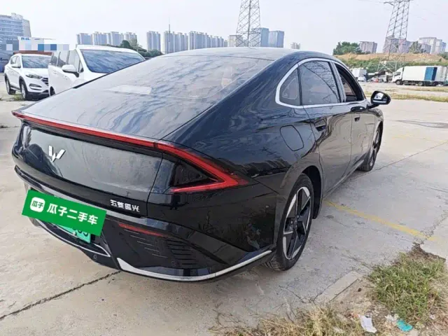 Wuling Starlight — Фото автомобиля 6