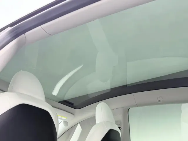 Tesla Model Y — Фото автомобиля 10
