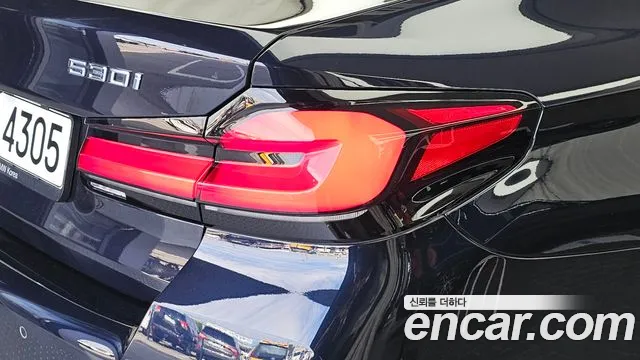 BMW 5 Series G30 — Фото автомобиля 23