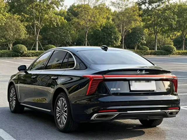 Hongqi H5 — Фото автомобиля 13