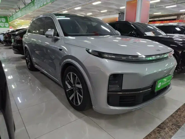 Li Auto L8 — Фото автомобиля 3