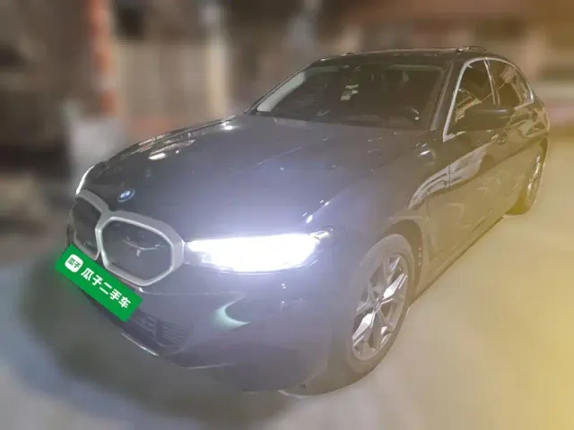 Фотография автомобиля — BMW i3