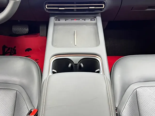 Wuling Starlight — Фото автомобиля 23
