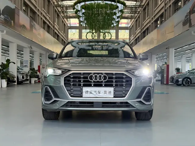 Audi Q3 — Фото автомобиля 4