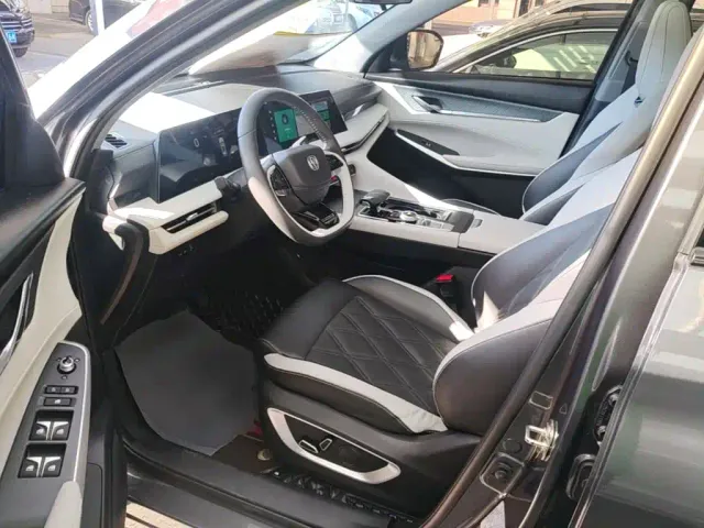 Changan CS75 Plus — Фото автомобиля 15