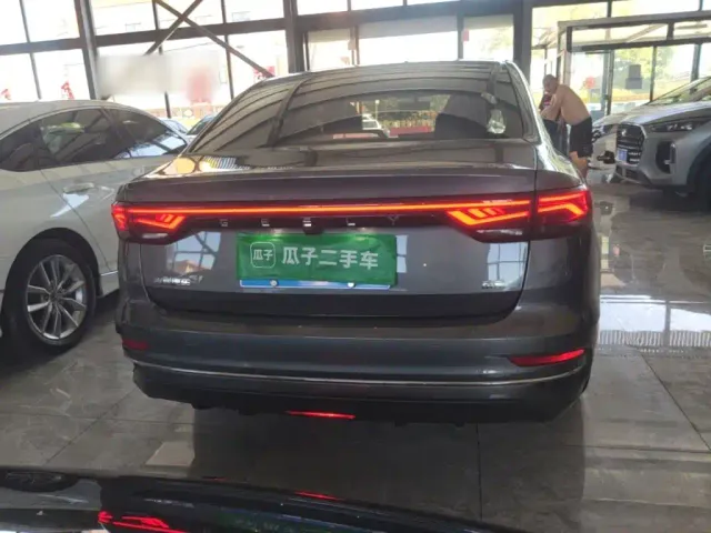 Geely Emgrand — Фото автомобиля 3