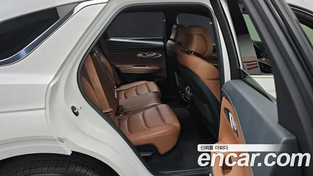 Genesis GV70 2.5T Бензин 2WD — Фото автомобиля 11