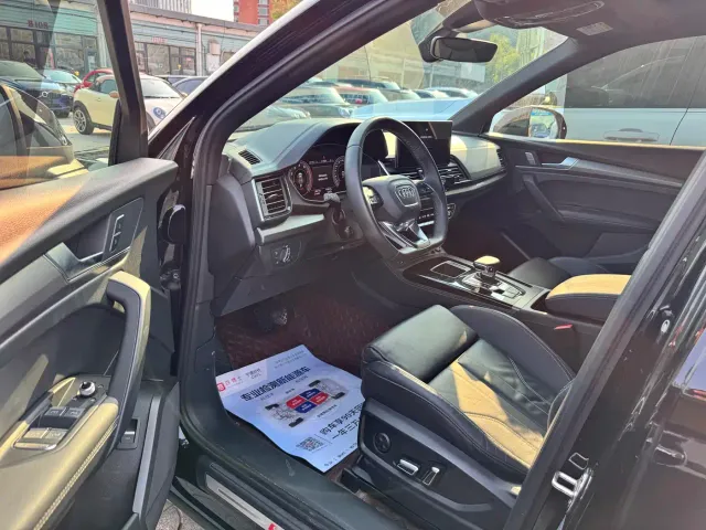 Audi Q5L — Фото автомобиля 5
