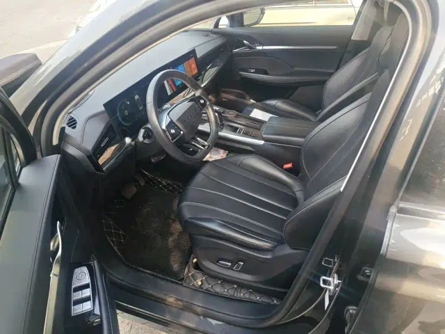 Roewe RX5 Max — Фото автомобиля 7