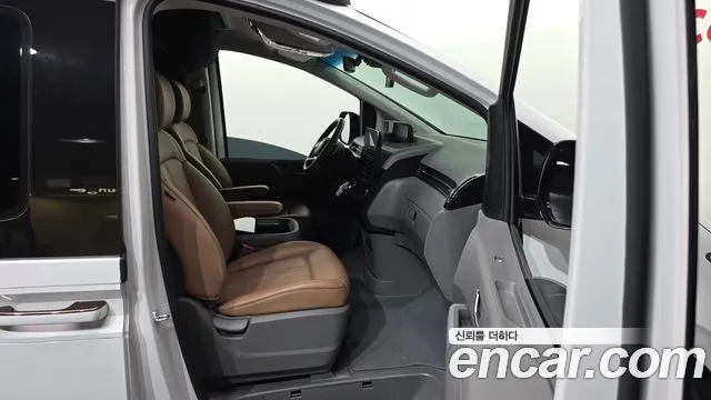 Hyundai Staria Staria 2WD автодом — Фото автомобиля 10