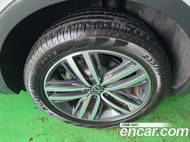 Volkswagen Tiguan — Фото автомобиля 16