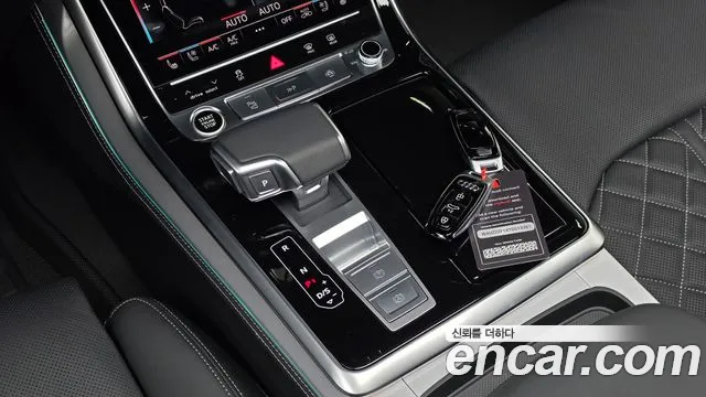 Audi Q8 55 TFSI quattro Premium — Фото автомобиля 9