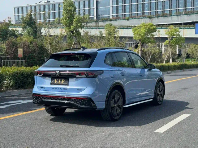 Volkswagen Tiguan L — Фото автомобиля 12