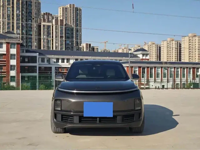 Li Auto L8 — Фото автомобиля 2