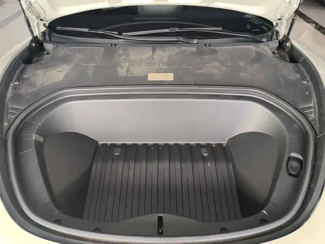 Xiaomi SU7 — Фото автомобиля 19