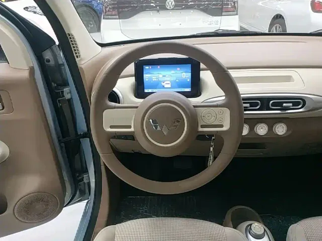 Wuling Hongguang Mini EV — Фото автомобиля 10