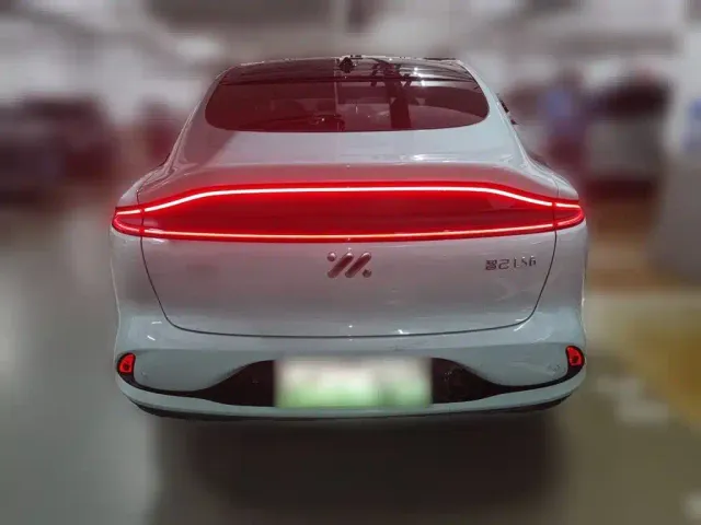 IM Motors LS6 — Фото автомобиля 3