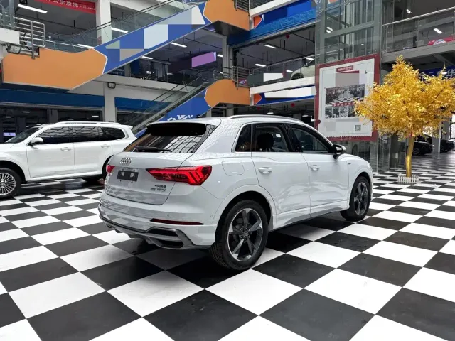 Audi Q3 — Фото автомобиля 6