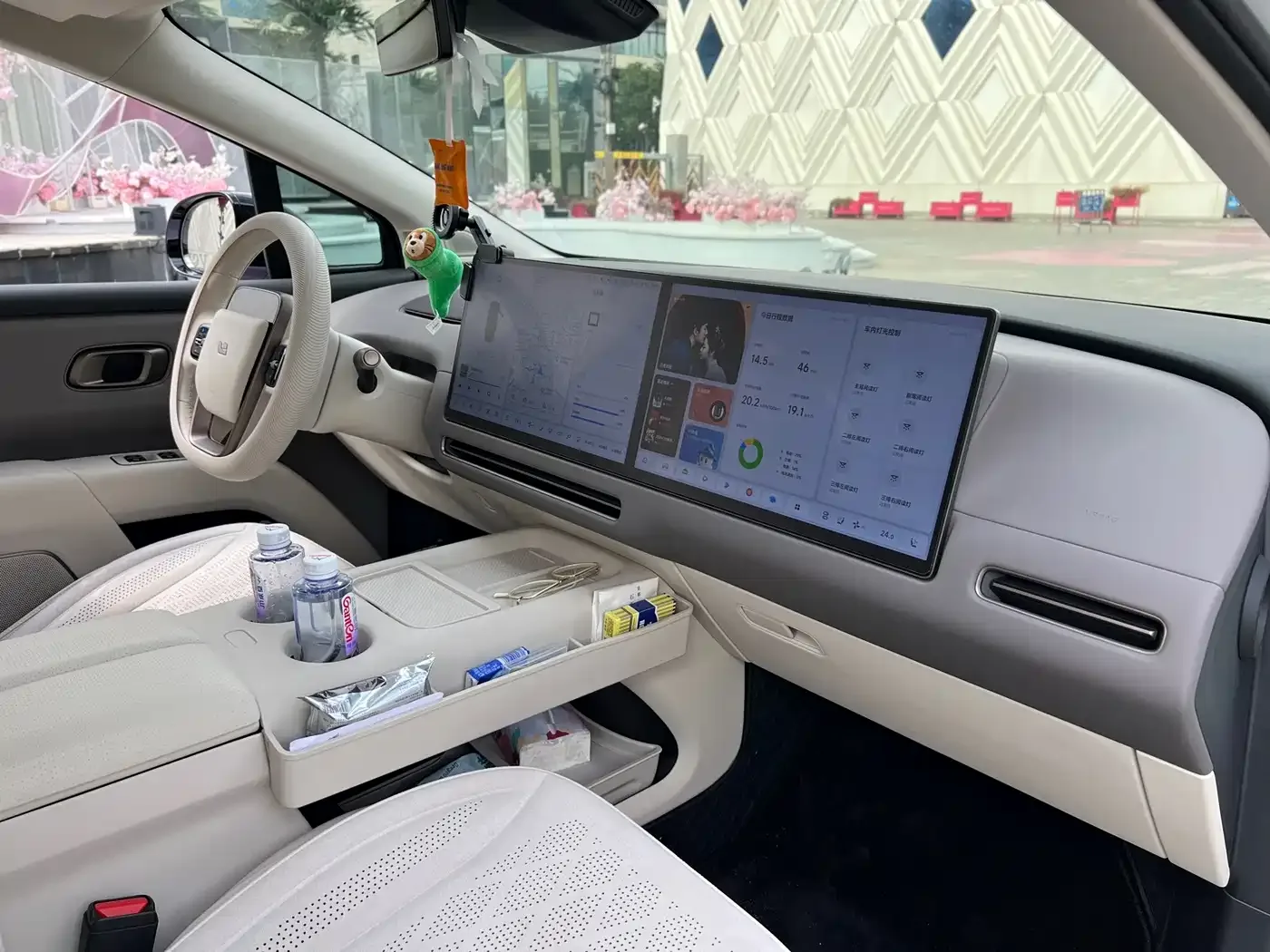Li Auto Li i8 2025 Standard Edition — Фото автомобиля 11