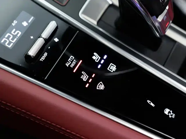 Porsche Panamera — Фото автомобиля 23