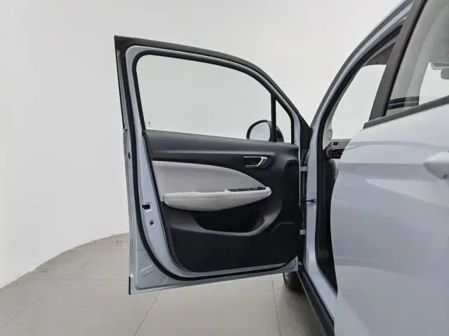 Leapmotor T03 — Фото автомобиля 8