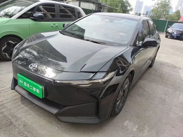Фотография автомобиля — Toyota bZ3