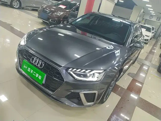 Фотография автомобиля — Audi A4L