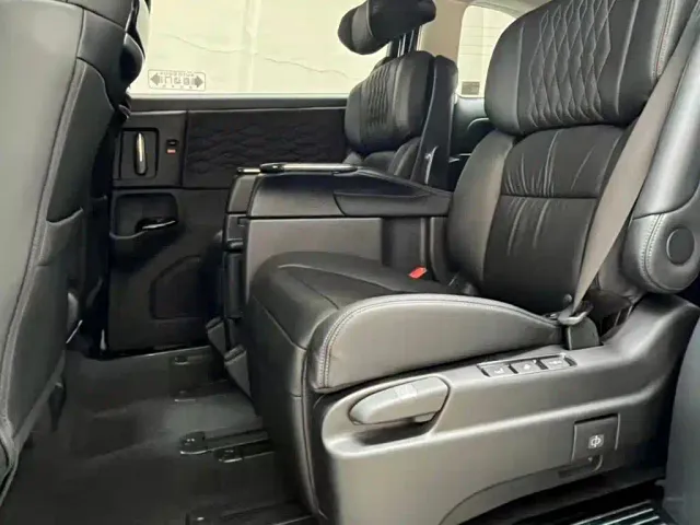 Honda Elysion — Фото автомобиля 10
