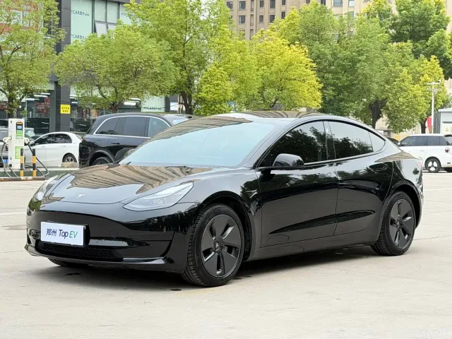 Фотография автомобиля — Tesla Model 3