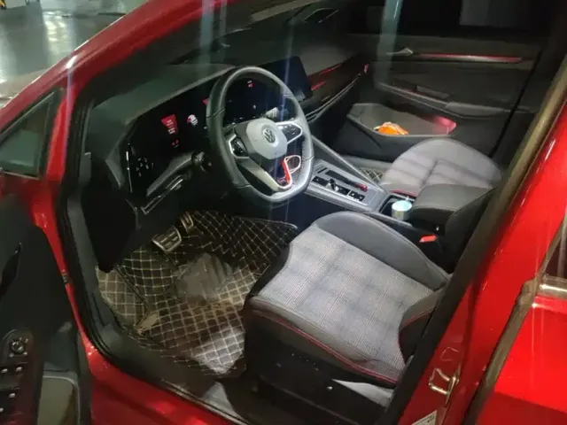 Volkswagen Golf GTI 2021 380TSI DSG GTI — Фото автомобиля 9