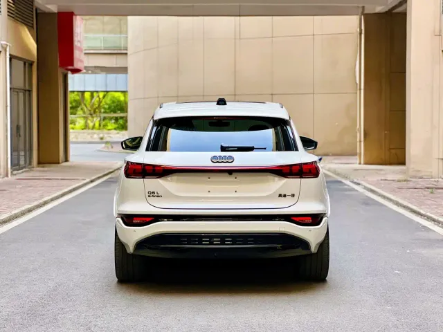 Audi Q6L e-tron — Фото автомобиля 5